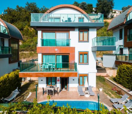 Alanya Bölgesinde 10 Kişilik Tatil Villası