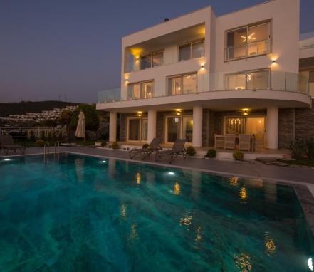 Muğla Bodrum Mevkiinde 6 Yatak Odalı Tatil Villası
