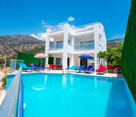 Kalkan  Bölgesinde  Deniz Manzaralı 8 Kişilik Tatil Villası-A