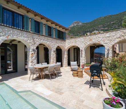 Kalkan Kızıltaş Mevkiinde Lüks Tatil Villası