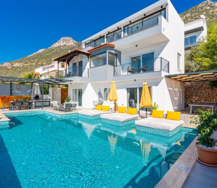 Antalya Kalkan Mevkiinde 6 Kişilik Tatil Vİllası