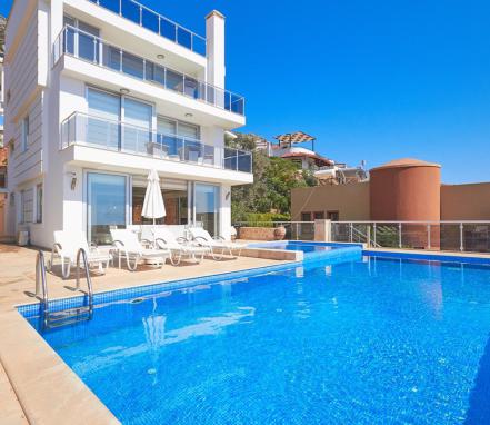Kalkan Kızıltaş Mevkiinde 10 Kişilik Tatil Villası
