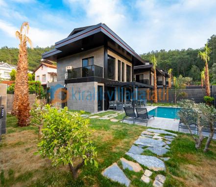 Fethiye Bölgesinde Korunaklı Lüks 8 Kişilik Tatil Villası 