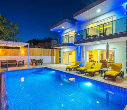 Kalkan Bölgesinde Korunaklı 4 Kişilik Tatil Villası