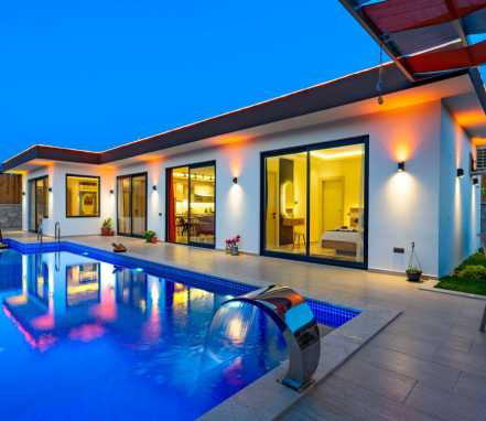 Kalkan Bölgesinde Korunaklı Lüks 4 Kişlik Tatil Villası 