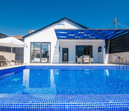 Kalkan Ulugöl Mevkkinde Korunaklı 4 Kişilik Tatil Villası