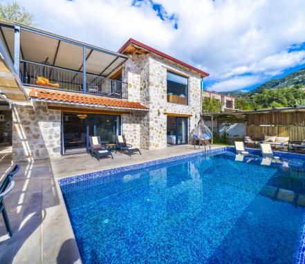 Kaş Bölgesinde 4 Kişilik Muhafazakar Tatil Villası 