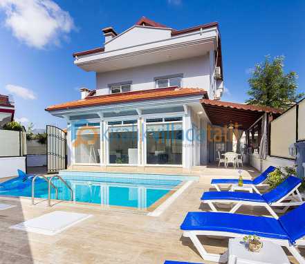 Fethiye Bölgesinde Doğa İçinde 8 Kişilik Tatil Villası 