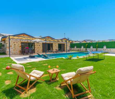 Kalkan Bölgesinde Korunaklı 4 Kişilik Tatil Villası 