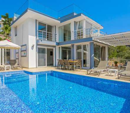 Kalkan Bölgesinde Lüks 8 Kişilik Tatil Villası 