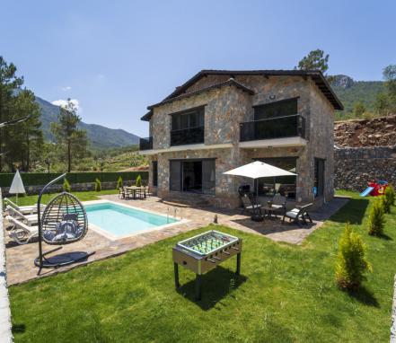 Fethiye Yeşil Üzümlüde Sakin Konumlu Doğa İçinde Tatil Villası