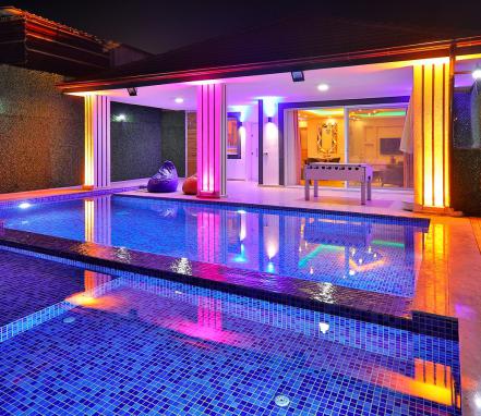 Kalkan Bölgesinde Korunaklı 4 Kişilik Tatil Villası