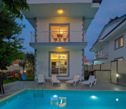 Fethiye Çalış Mevkiinde Merkeze Yakın Tatil Villası