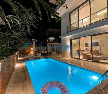 Kızıltaş Mevkiinde Muhafazakar Tatil Villası