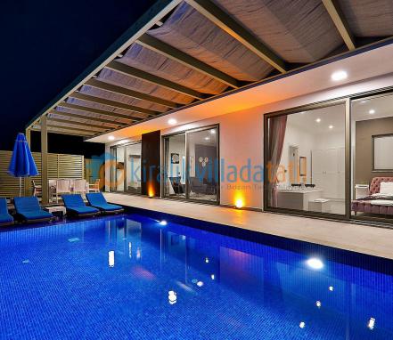 Ordu Mevkiinde Muhteşem Manzaralı Korunaklı Tatil Villası