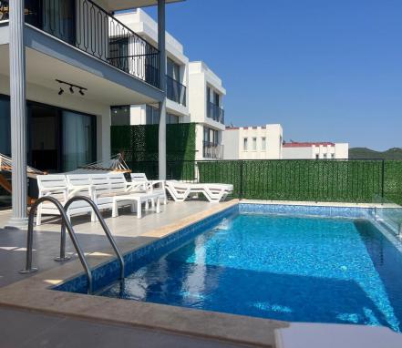 Kaş Çukurbağ Köyünde 3 Yatak Odalı Tatil Villası