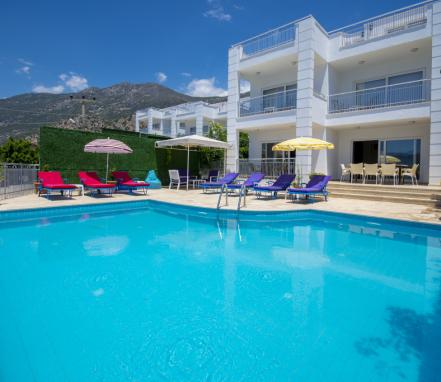 Kaş Bölgesinde Deniz Manzaralı  Tatil Villası-C