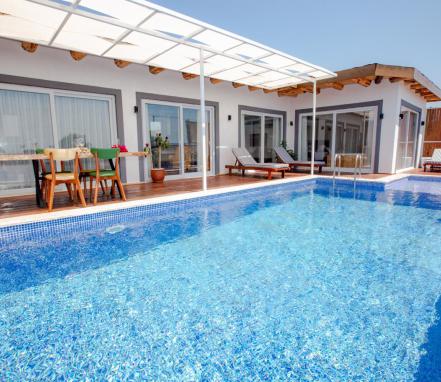 Kalkan Patara Bölgesinde 4 Kişilik Korunaklı Tatil Villası