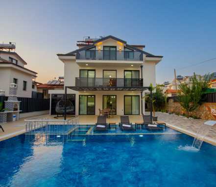 Fethiye Bölgesinde Lüks 6 Kişilik Tatil Villası