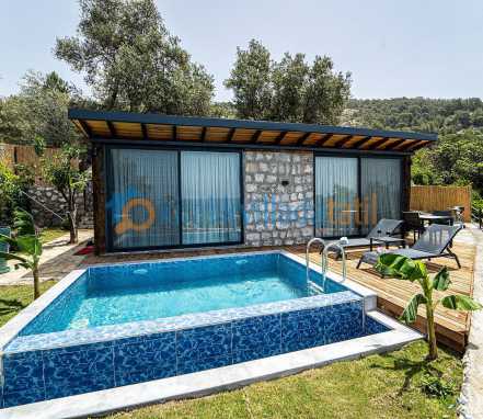 Fethiye Bölgesinde Deniz Manzaralı Korunaklı Balayı Tatil Villası 