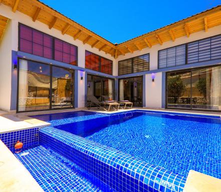 Antalya Kalkan Mevkiinde 2 Kişilik Tatil Villası