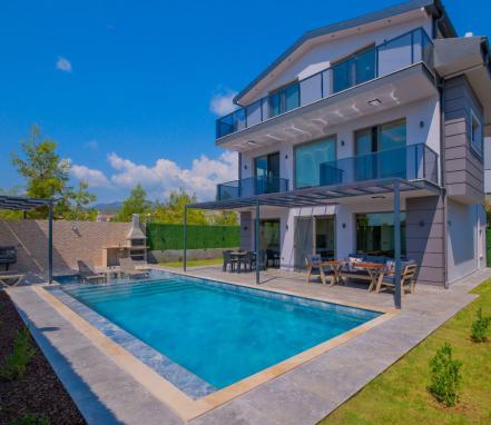 Fethiyede 8 Kişilik Ailelere Uygun Tatil Villası