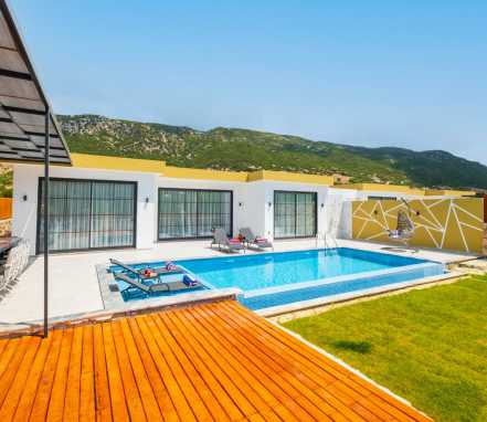 Kalkan Bölgesinde Korunaklı 6 Kişilik Tatil Villası 