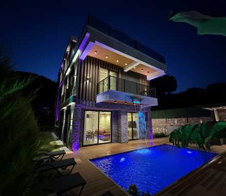 Finike Bölgesinde Muhafazakar 8 Kişilik Tatil Villası