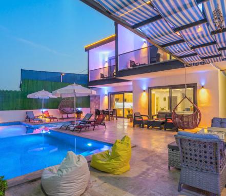 Kalkan Bölgesinde Korunaklı 4 Kişilik Tatil Villası