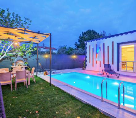 Fethiye Karaçulha'da Özel Havuzlu 4 Kişilik Kiralık Tatil Villası