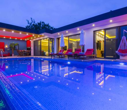 Kalkan Üzümlü Köyünde Lüks Tatil Villa
