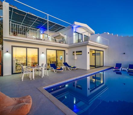 Kalkan Kördere Mevkiinde 4 Kişilik Korunaklı Tatil Villası