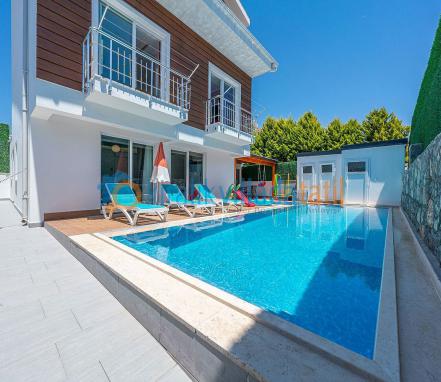 Fethiye Bölgesinde Lüks 6 Kİşliik Tatil Villası 