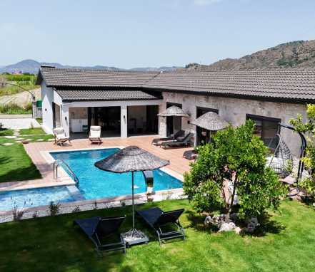 Ortaca Dalyan Bölgesinde 8 Kişilik Korunaklı Villa