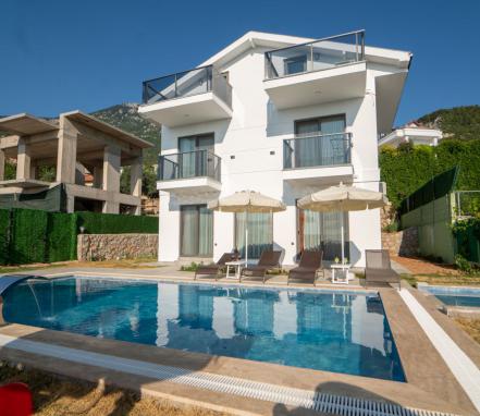 Ölüdeniz Hisarönü Mevkiinde 6 Kişilik Tatil Villası