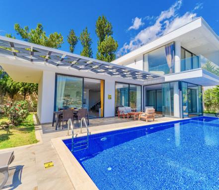 Kalkan İslamlar Bölgesinde 4 Kişilik Korunaklı Lüks Tatil Villası