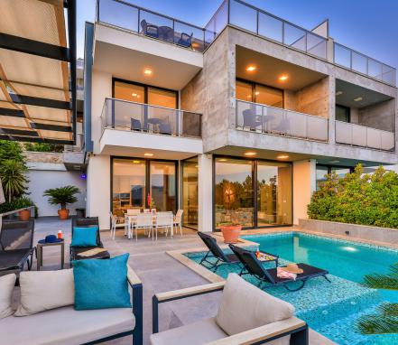 Kalkan Bölgesinde Deniz Manzaralı Lüks 6 Kişilik Tatil Villası 