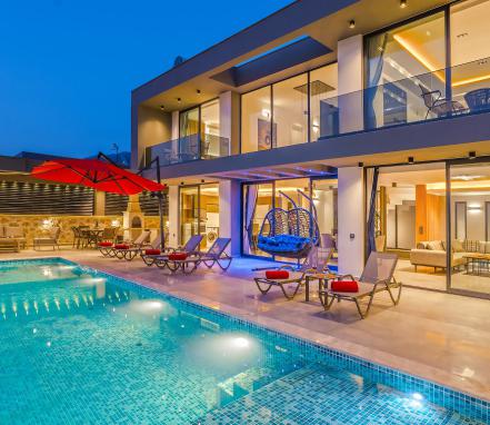 Kalkan Akbel Mevkiinde 6 Kişilik Modern Lüks Tatil Villası