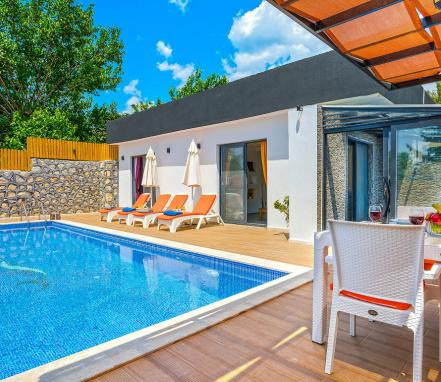 Kalkan Bölgesinde 4 Kişilik Muhafazakar Tatil Villası