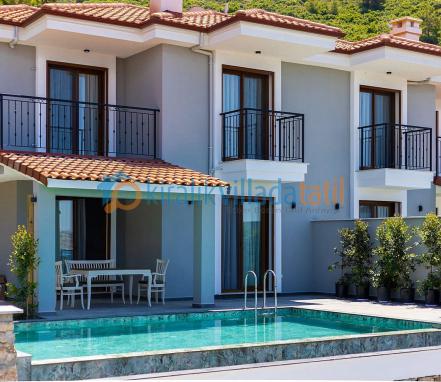 Marmaris Bölgesinde Deniz Manzaralı 4 Kişilik Tatil Villası