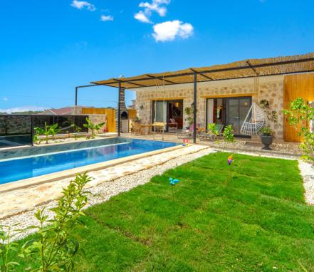 Antalya Kalkan Mevkiinde 2 Kişilik Tatil Villası