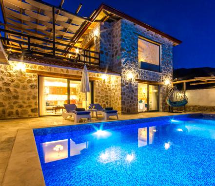 Kaş Bölgesinde 4 Kişilik Muhafazakar Tatil Villası
