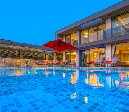 Kalkan Akbel Mevkiinde 6 Kişilik Lüks Tatil Villası 