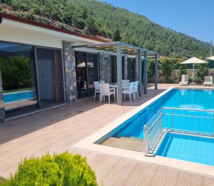 Kayaköy Mevkiinde 2 Yatak Odalı Lüks Tatil Villası