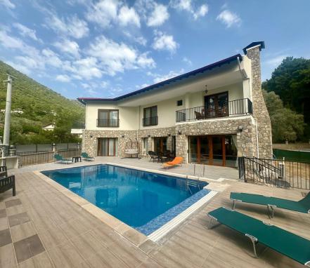 Fethiye'de 10 Kişilik Tatil Villası