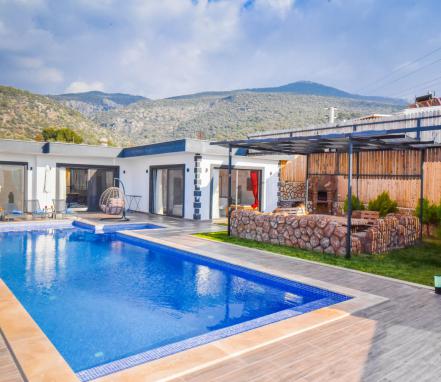 Kaş Çavdırda 4 Kişilik Korunaklı Aile Villası