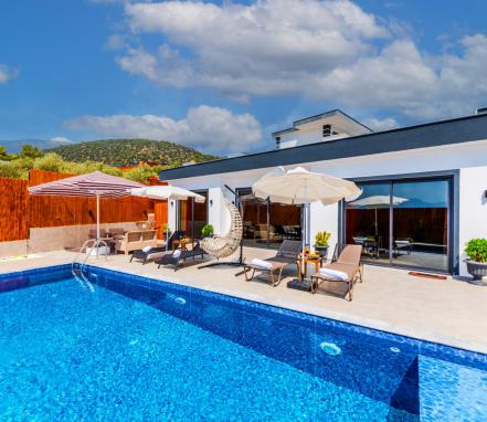 Kaş Çavdırda 5 Kişilik Korunaklı Villa