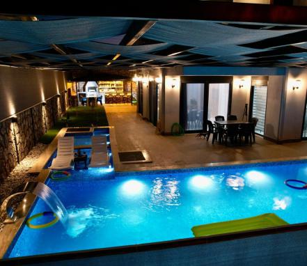 Demre Bozdoğan Bölgesinde 8 Kişilik Tatil Villası