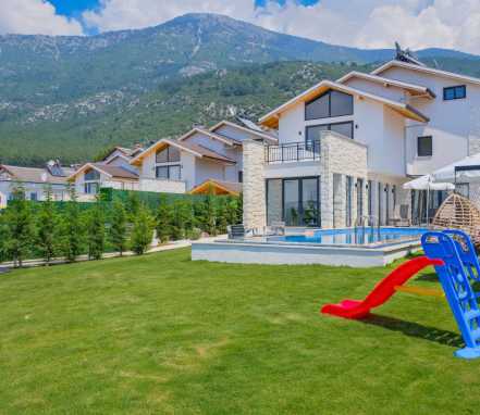 Fethiye Bölgesinde Doğa İçinde 8 Kişilik Tatil Villası 