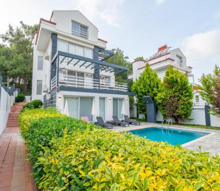Fethiyede 12 Kişilik Tatil Villası